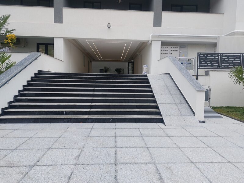 Metrou Preciziei, bloc finalizat, etajul 1, decomandat, 57.2 mp, mutare imediata